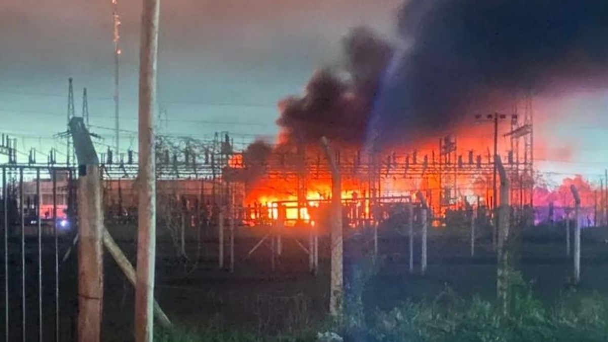 Apagón masivo en La Plata: un incendio dejó a varios barrios completamente a oscuras. (Foto: X)