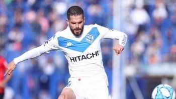Minutos antes de comenzar el partido de River y Vélez, Gago se quedó afuera de los concentrados por una molestia muscular