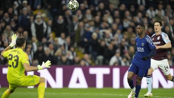 El error de Dibu Martínez en la eliminación del Aston Villa de la Champions League El error de Dibu Martínez en la eliminación del Aston Villa de la Champions League