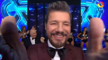 Tinelli regresó a la tevé con ShowMatch y chicaneó al Gobierno por la suba del dólar