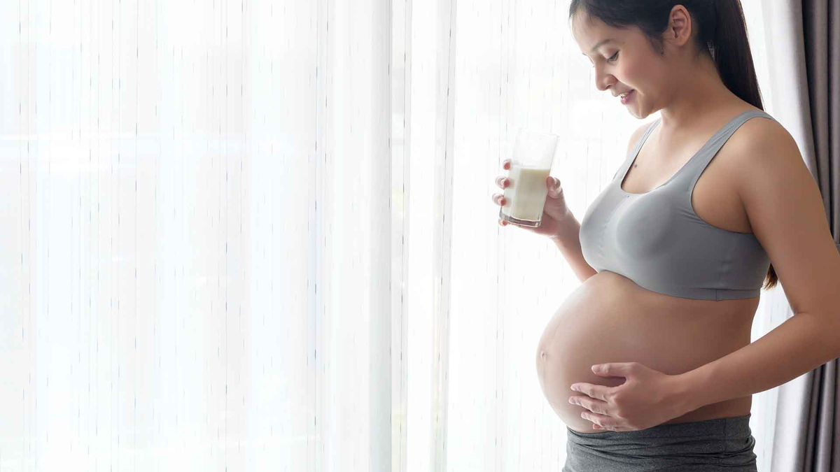 Una panza soñada que no es solo de embarazo: soñar con una amiga embarazada puede ser reflejo de procesos emocionales profundos. Foto: Internet/Sueño.