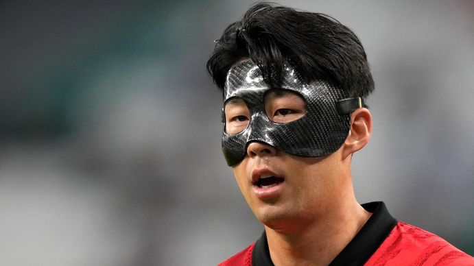 El Batman coreano: la historia de la estrella de Corea del Sur que juega con una máscara en el Mundial