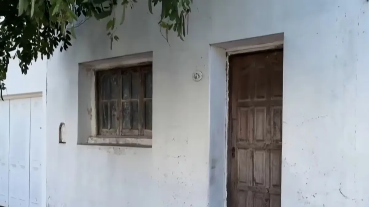 El domicilio ubicado sobre la calle Alem al 400 est&aacute; apenas a 100 metros de la comisar&iacute;a y justo frente a la Ayudant&iacute;a Fiscal