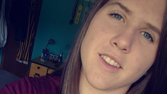 Profesora de educación física llevó a un alumno de 13 años a su casa y lo obligó a lo peor