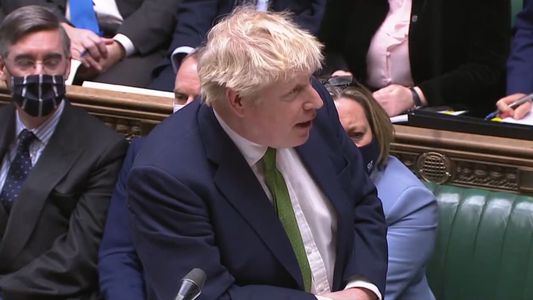 Los conservadores le piden a Boris Johnson que renuncie como primer ministro de Gran Bretaña