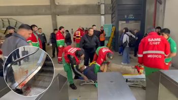 El SAME desplegó 16 ambulancias, asistió a seis pasajeros en el lugar y trasladó a otros cinco con politraumatismos. (Foto: captura de pantalla)
