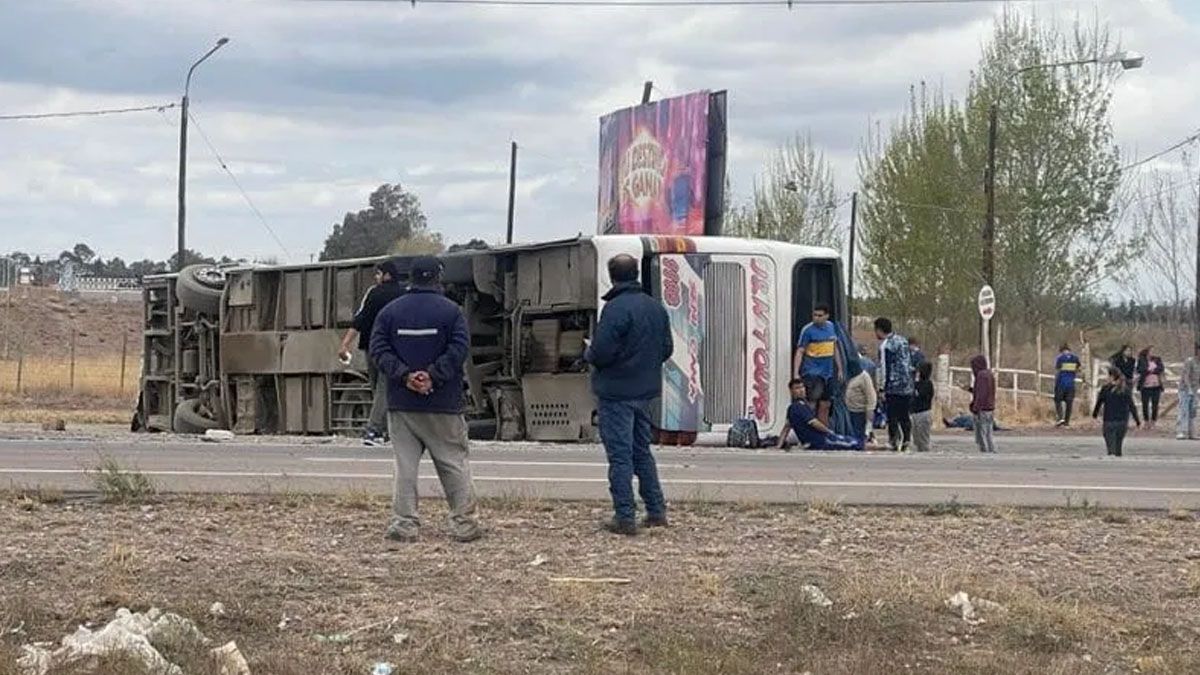 Una hincha de Boca murió en un accidente rumbo a Mendoza. 