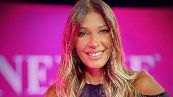 A los 55 años Catherine Fulop lució un cuerpo envidiable en la playa
