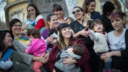 Lactancia materna: historias y debates de una tarea de cuidado que necesita sostén