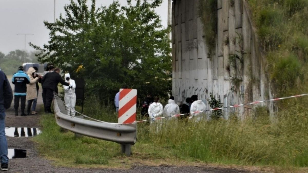 Un hombre apareció atado y sin cabeza debajo de un puente