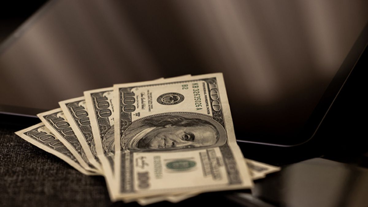 Salarios en dólares: En la comparativa regional
