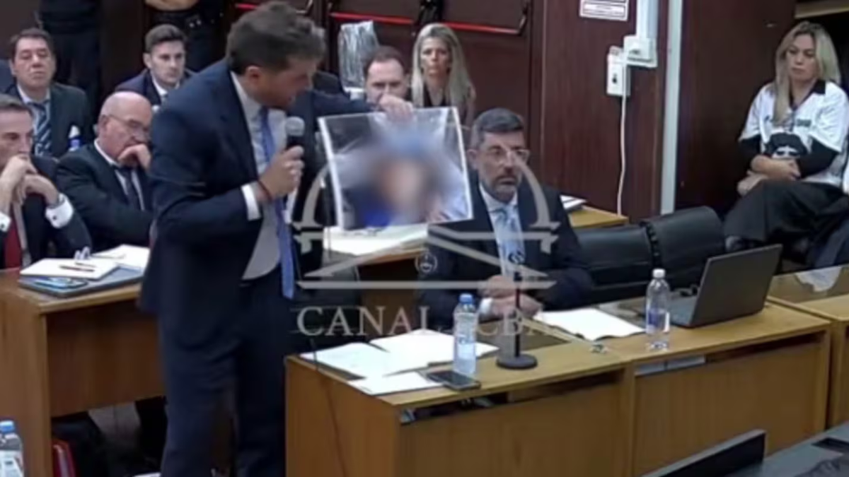 La autopsia a Maradona: muerte en agonía, tres litros de agua en el abdomen y el corazón lleno de grasa