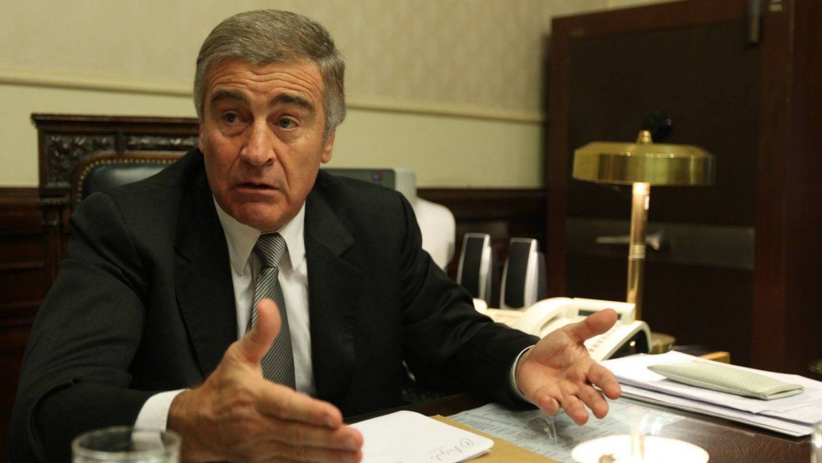 Aguad dijo que sería un disparate invertir 4 mil millones de dólares para reflotar el ARA San Juan