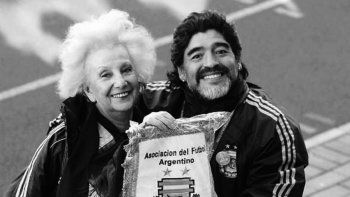 Maradona y Estela de Carlotto. Maradona y Estela de Carlotto.