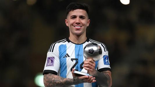 Los dos récords que rompió Enzo Fernández con su histórica venta del Benfica al Chelsea