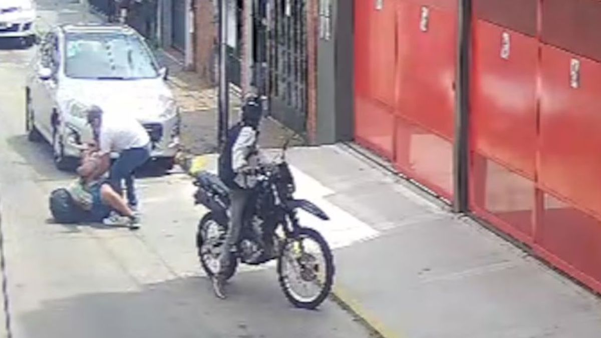 El momento del intento de robo en Bernal.&nbsp;