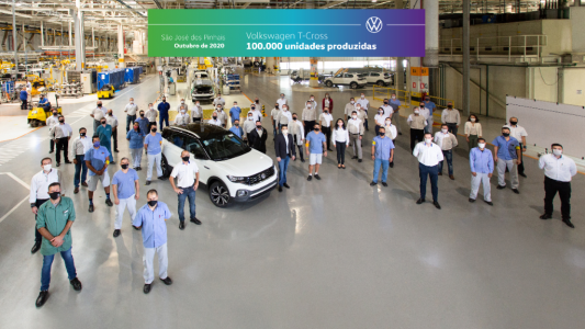 Volkswagen celebra el hito de las 100 mil unidades producidas de su primer SUV fabricado en Brasil: el T - Cross