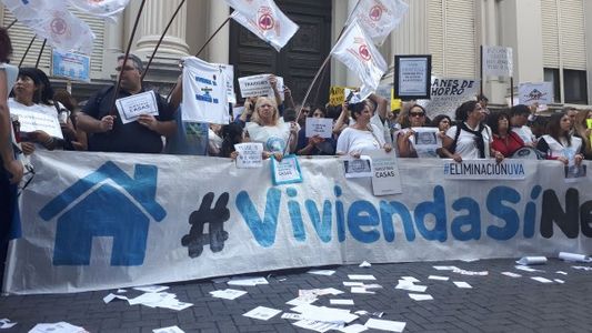 Créditos UVA: Una mujer no puede dormir de noche porque debe 7.200.000 de pesos