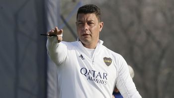 El primer once de Battaglia para su debut como DT de Boca: un 9, juveniles y otro esquema