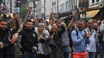 La OMS advierte a los jóvenes porque los considera altos factores de propagación del COVID-19