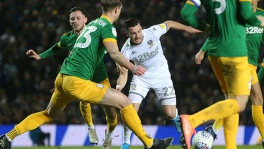 Championship: el Leeds de Bielsa empató sobre la hora y sigue en zona de ascenso a la Premier League