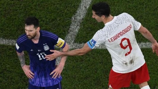 Robert Lewandoski dio detalles de la charla que tuvo con Lionel Messi luego de Argentina-Polonia