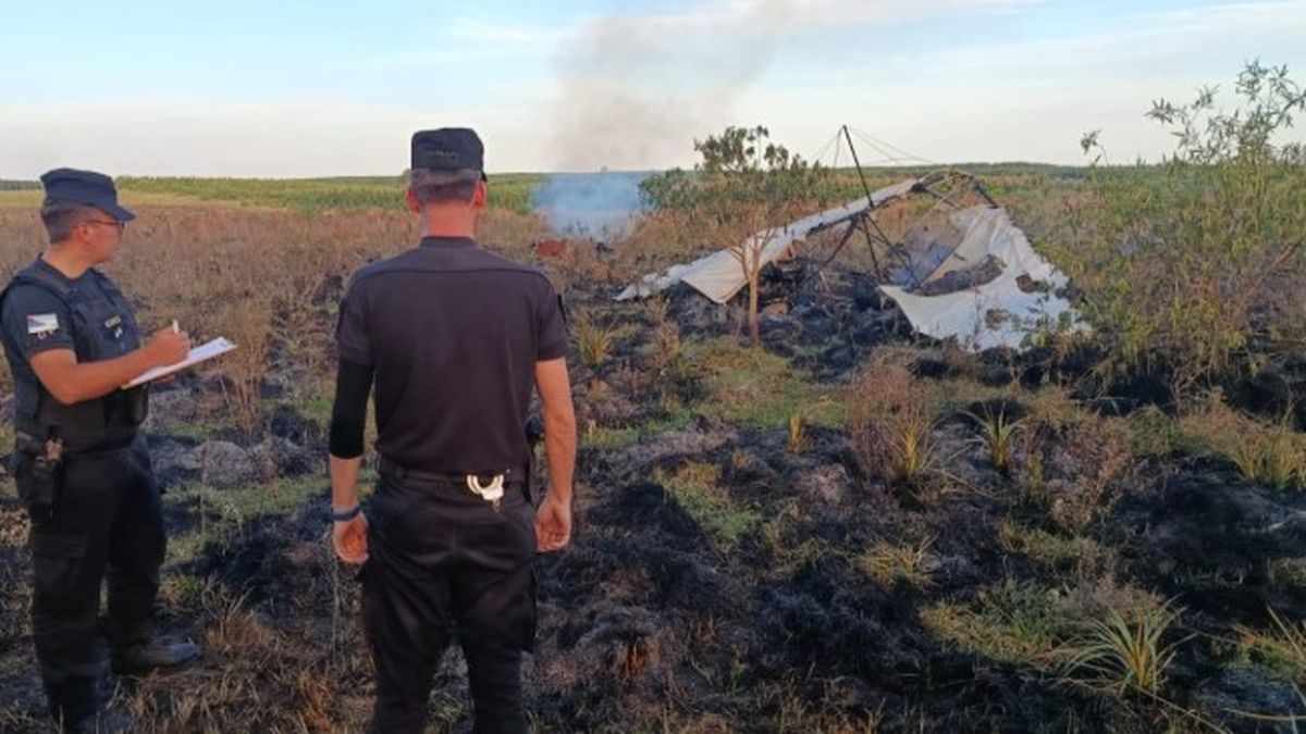 Murió un hombre al chocar con un ala delta motorizada contra cables de alta tensión. (Foto: La Voz de Misiones)