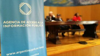 Crecen los rechazos al decreto de Milei que limita el acceso a la información pública