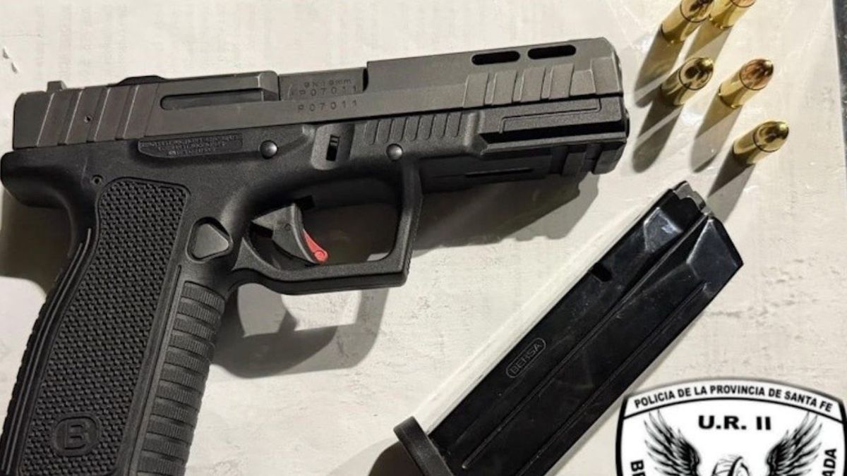 Tiene 21 a&ntilde;os, juega en Newell's y fue detenido en Rosario con un arma.&nbsp;