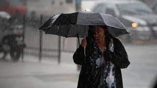 Alerta por tormentas fuertes en el AMBA: a qué hora llegan las lluvias, el granizo y las ráfagas
