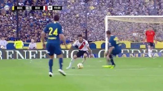 El caño de Pity Martínez que dejó en ridículo a Jara