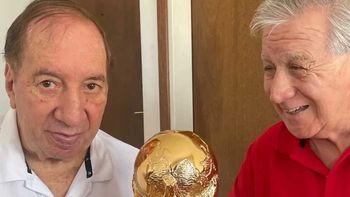 Carlos Salvador Bilardo se reencontró con la Copa del Mundo Carlos Salvador Bilardo se reencontró con la Copa del Mundo