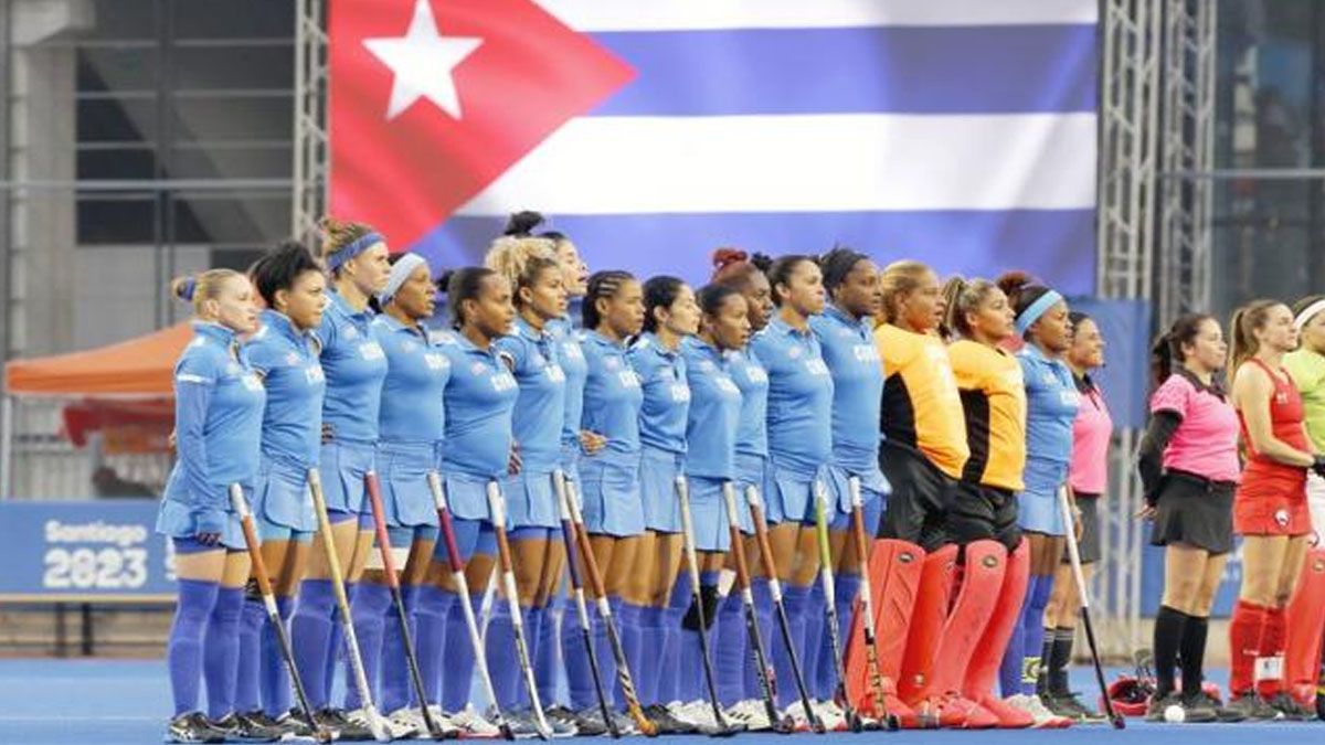 Seis jugadoras de la selecci&oacute;n de hockey abandonaron la delegaci&oacute;n de Cuba luego del partido contra Uruguay (Foto: gentileza ABC Chile).