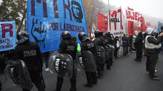 Otro día de caos en la Ciudad: organizaciones sociales protestan en Retiro contra la suba de precios