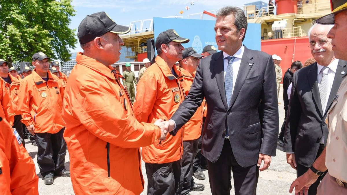 Sergio Massa destacó el espíritu democrático de las Fuerzas Armadas y llamó a defender la soberanía nacional