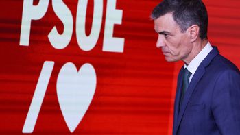 El escándalo de corrupción sacude a Pedro Sánchez: la Guardia Civil allanó la sede del partido oficialista