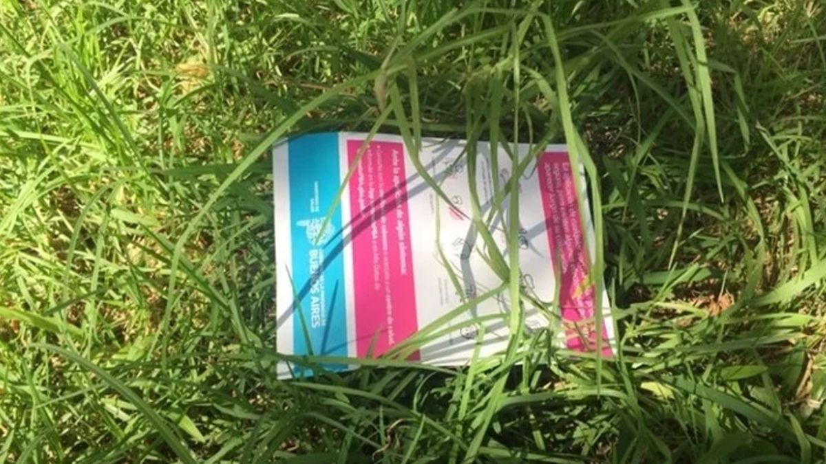 La policía encontró a un ladrón porque perdió su carnet de vacunación.&nbsp;