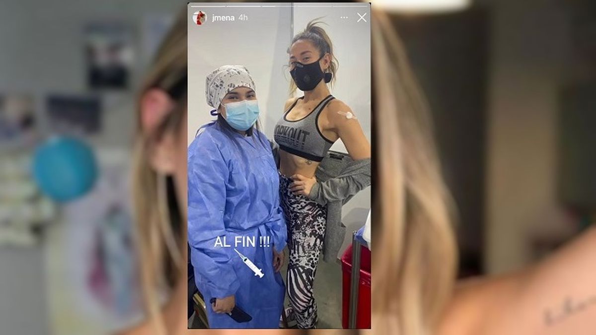 Jimena Barón fue vacunada contra el covid-19 esta mañana, en el vacunatorio de La Rural.