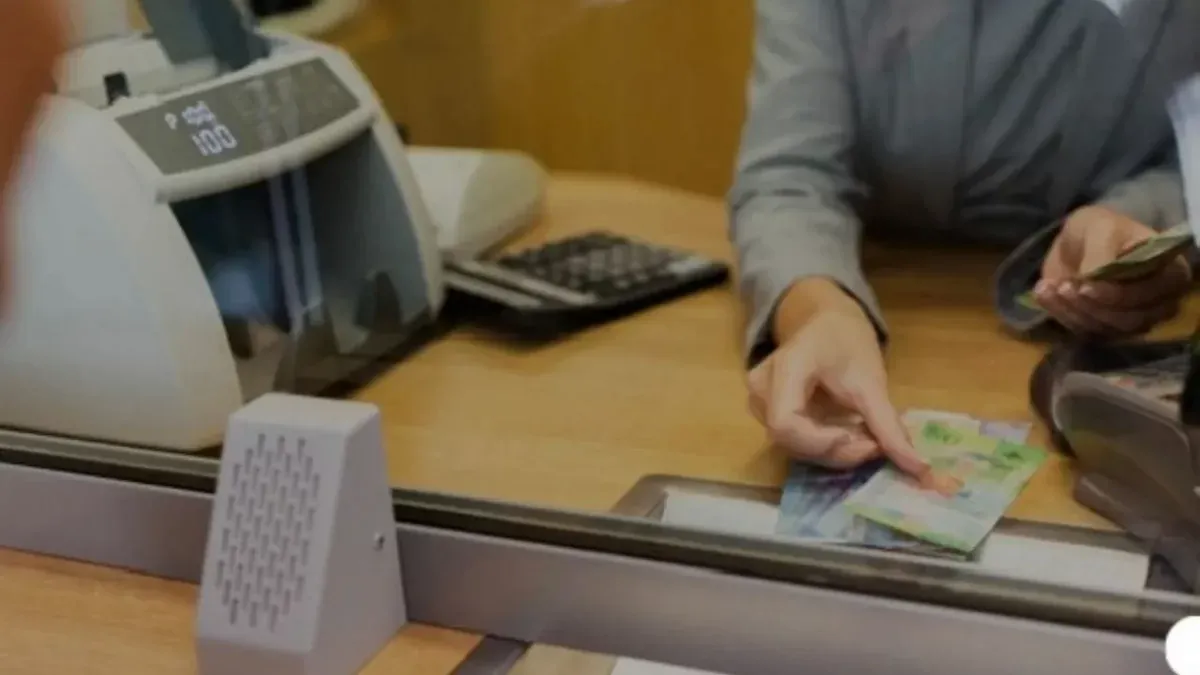 El nuevo salario mínimo para un trabajador bancario que inicia su actividad incluye un básico y una participación en ganancias