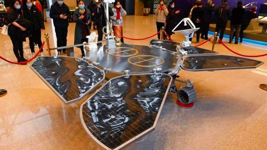 China posó con éxito un robot teleguiado en Marte