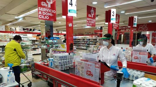 Pase sanitario: no se quisieron vacunar y no pueden trabajar de forma presencial, ¿debe el empleador pagarle el sueldo?