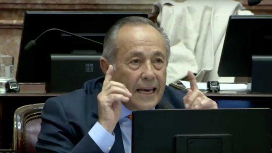 Después de las palabras de Cristina, Rodríguez Saá presentó un proyecto de nunca más para la deuda