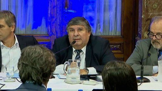 Un escándalo final arruinó el escenario a medida que el Congreso le preparó a Caputo