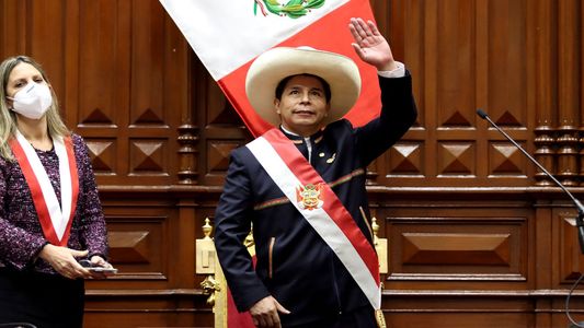 ¿Por qué el presidente de Perú, Pedro Castillo, puede ser destituido por el Congreso?