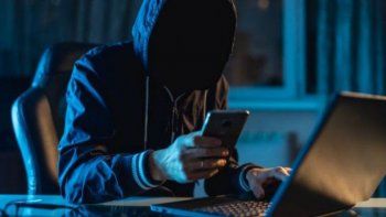 Engaños digitales, víctimas reales: el libro que relata las estafas virtuales más insólitas de la Argentina