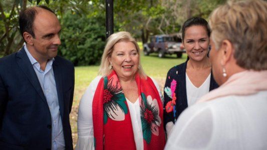 Carrió arrancó la campaña en Santa Fe con los tapones de punta: Votar a Bonfatti es votar a Los Monos