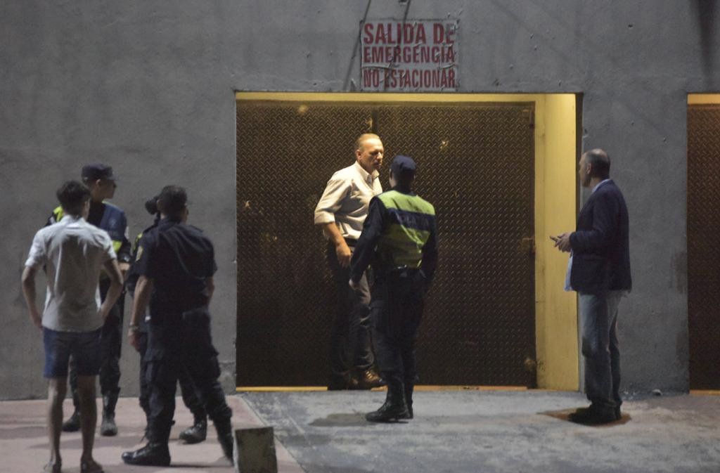 Mientras se realizaba una marcha en reclamo de justicia, clausuraron el boliche Le Brique