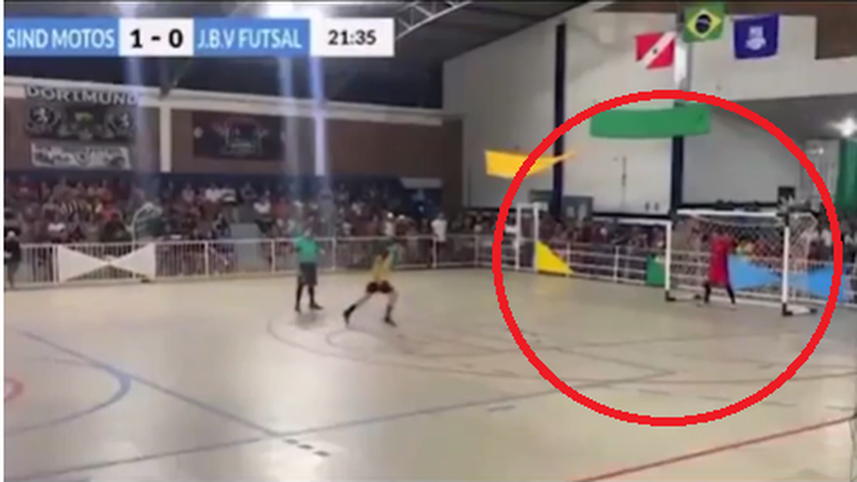 Conmoción en el futsal: un arquero atajó un penal y el desenlace fue inimaginabl