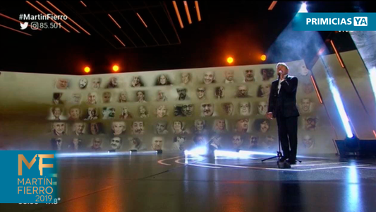 Martín Fierro 2019: Homenaje a los fallecidos en la voz de Ricardo Montaner