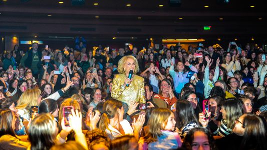 Mirtha Legrand fue a ver Matilda, el musical con Laurita Fernández: Qué maravilla